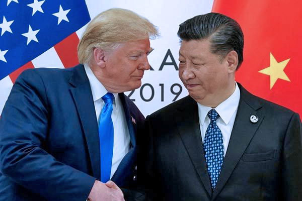 Giải mã lý do ông Trump đột ngột hoãn tăng thuế hàng TQ