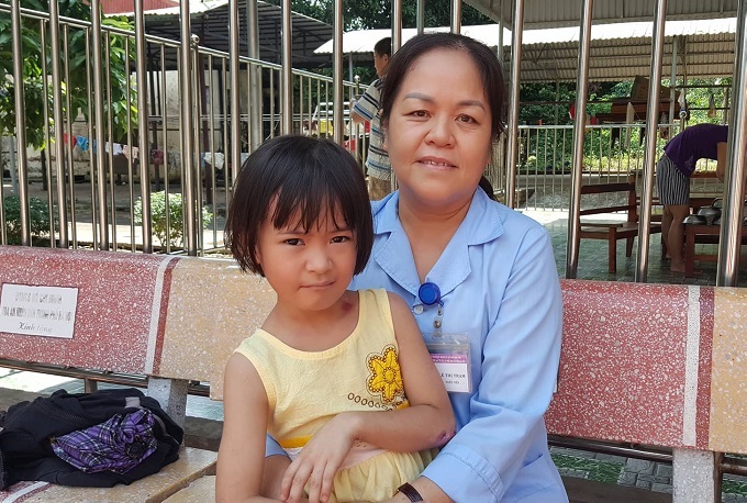 Cuộc sống sau 8 năm của bé gái bị bỏ rơi ở chùa Bồ Đề khi mới 1 ngày tuổi