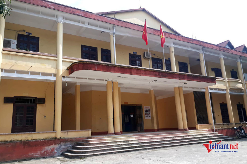 Yên Bái bán trụ sở ở huyện, cán bộ đến nơi tạm thời