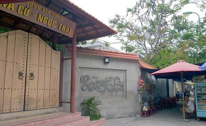 Trường học bỗng nhiên thành showroom phục vụ khách TQ ‘chui’