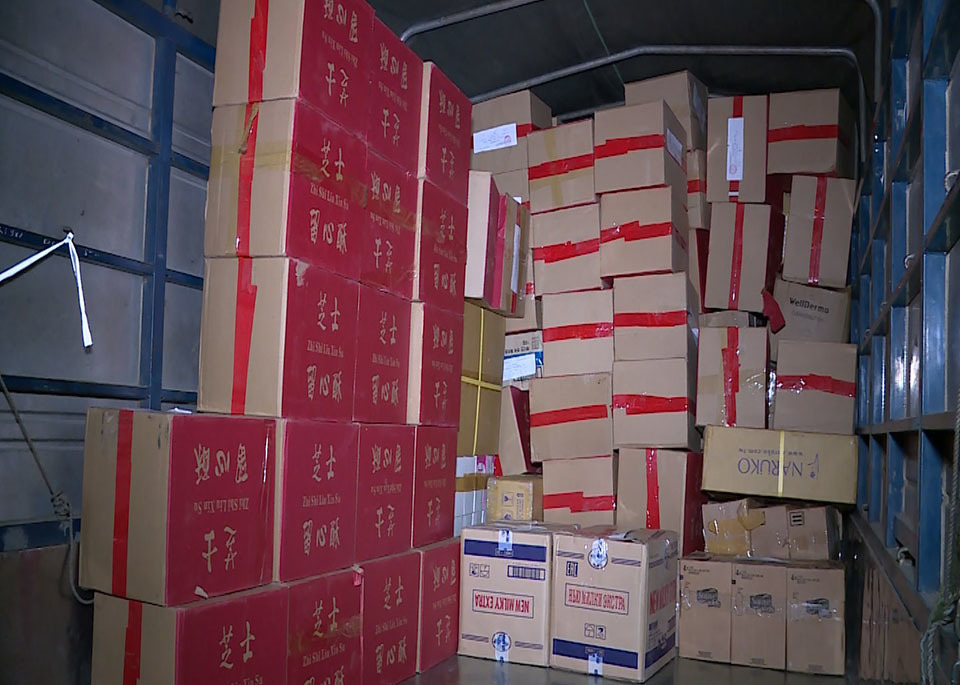 Lộ đường dây buôn lậu bánh trung thu Trung Quốc siêu lợi nhuận
