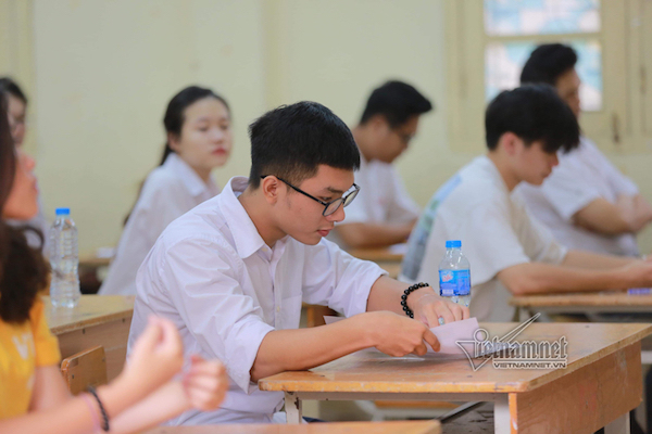 Đừng bắt giáo viên thành 'chủ nợ' của học sinh