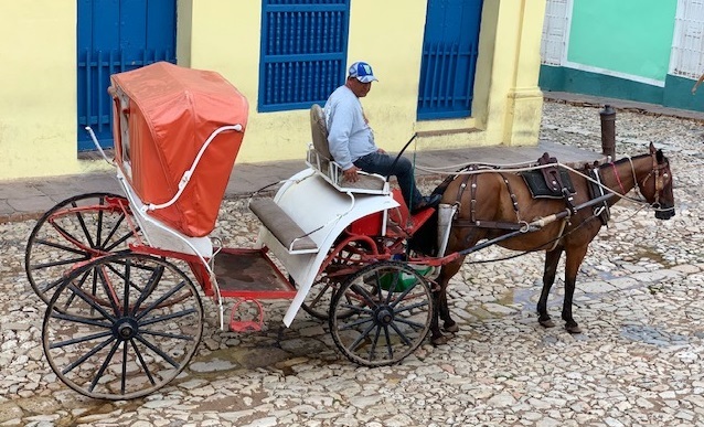 Nghe tiếng vó ngựa lóc cóc trên con đường đá cuội ở Cuba