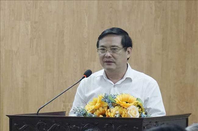 Deputy head of HCMC’s agriculture dept receives warning