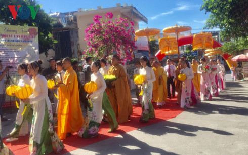 Vietnam's 7th full-moon festival