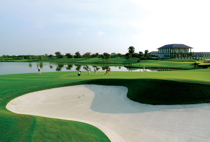 Golf course - resort model the way forward