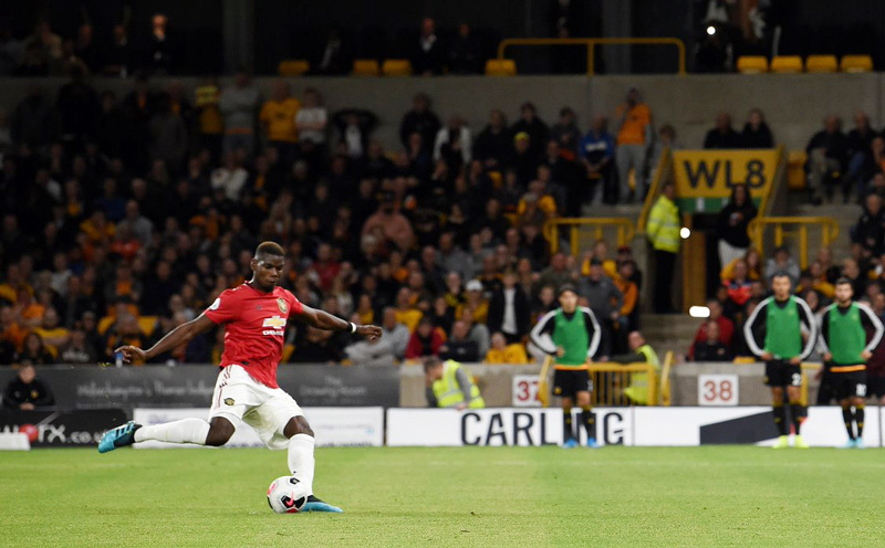 Pogba đá hỏng 11m, MU bị Wolves cầm hòa