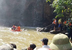3 thanh niên đi tắm thác bị nước cuốn mất tích ở Gia Lai