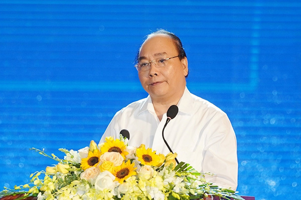 Thủ tướng: Phát triển miền Trung, đừng để ‘hai chân dẫm vào nhau’