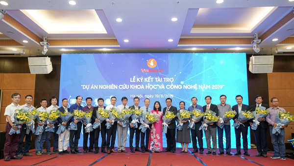 Vingroup tài trợ 124 tỷ đồng cho 20 dự án khoa học và công nghệ