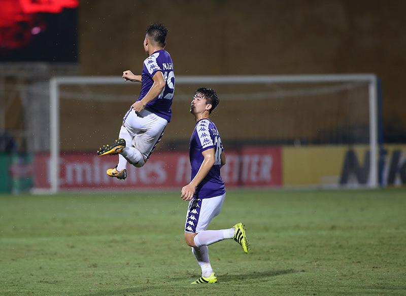 Khoảnh khắc Quang Hải tái hiện 'cầu vồng tuyết' Thường Châu