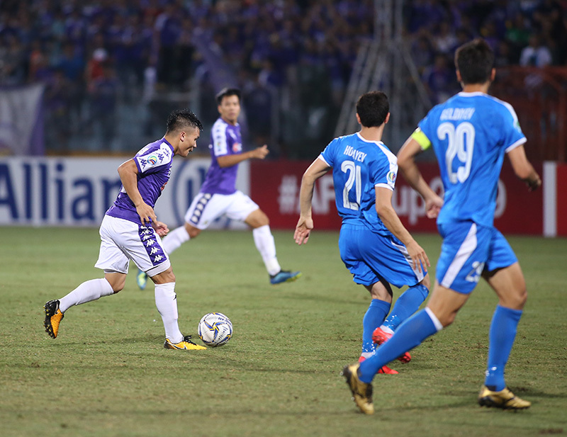 Khoảnh khắc Quang Hải tái hiện 'cầu vồng tuyết' Thường Châu