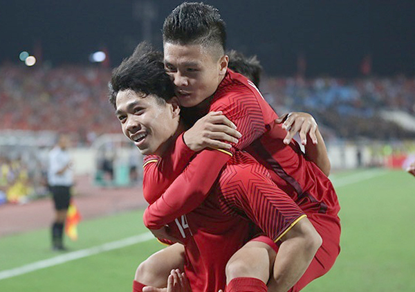 Việt Nam đấu UAE: Chiến thuật mới với Công Phượng, Quang Hải