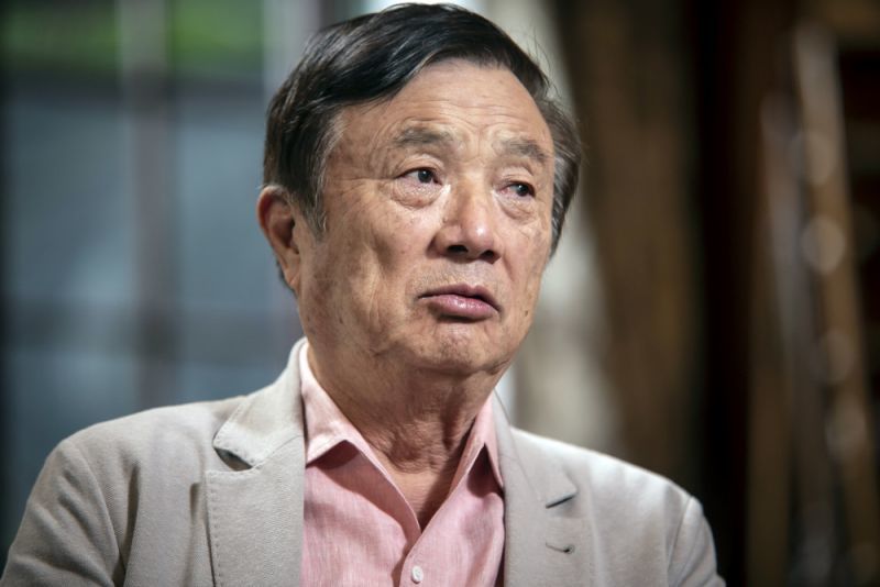 Nhà sáng lập Huawei nói công ty đang trong thời khắc 'sống còn'