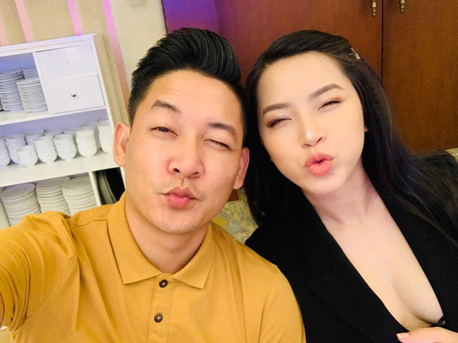 Vẻ gợi cảm của người đẹp được chồng cho 100 triệu/tháng