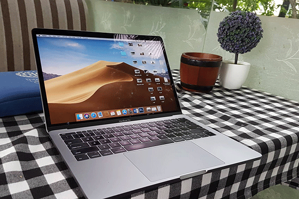 Cục Hàng không VN cấm mang Macbook Pro 15 inch lên máy bay