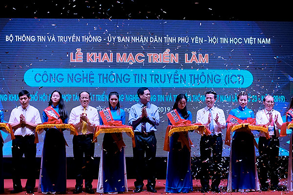 Khai mạc Hội thảo - Triển lãm hợp tác phát triển CNTT-TT Việt Nam 2019