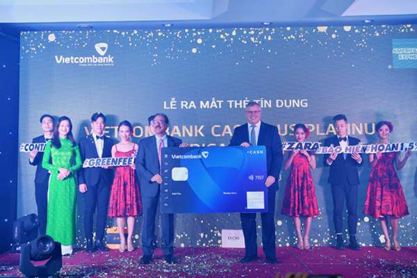 Thẻ tín dụng hoàn tiền không giới hạn Vietcombank, nhiều đặc quyền vượt trội