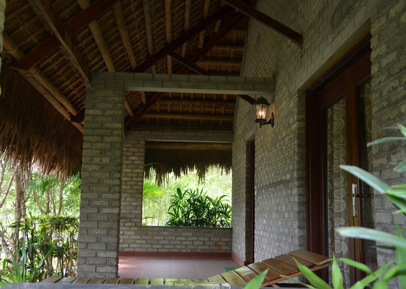 Chồng ngoại tình, bà chủ căn biệt thự làm điều dại dột