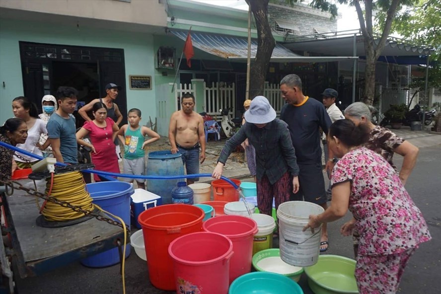 Da Nang provides free water to fight salinity intrusion