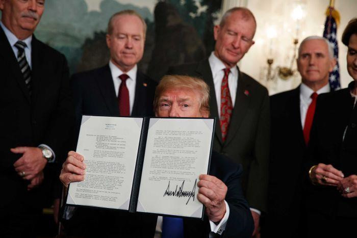 Chiến tranh thương mại giờ là đối đầu trực diện giữa 2 ông Trump - Tập