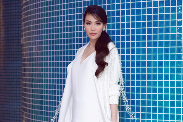 Lan Khuê xuất hiện thon gọn giữa tin đồn photoshop bụng bầu