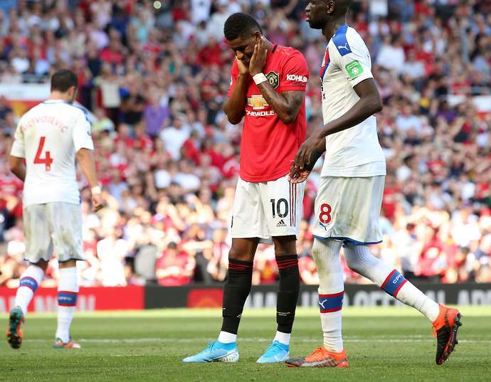 MU gặp ác mộng penalty, Rashford cũng hỏng thì nguy