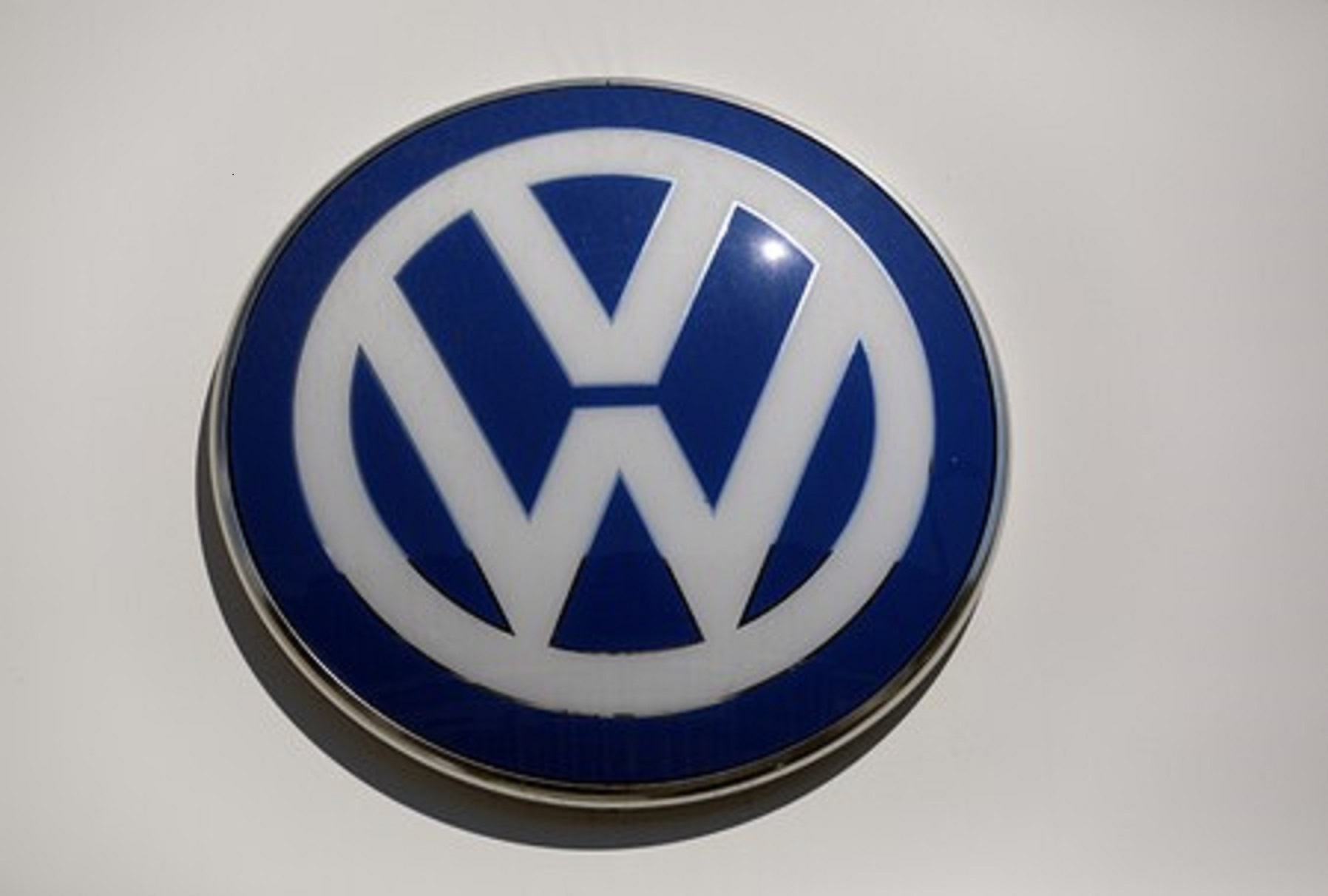 Volkswagen triệu hồi 679.000 xe tại Mỹ do lỗi tự trôi