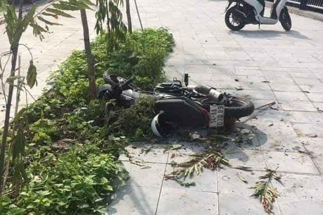 Lao xe tốc độ cao lên vỉa hè, nam sinh lớp 10 ở Quảng Ninh tử vong