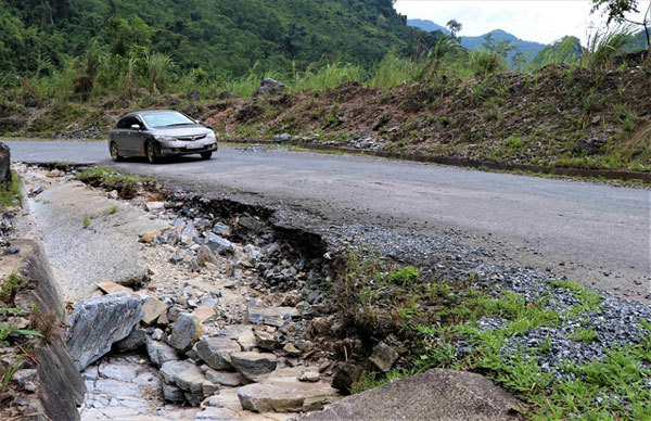 Car owners still need to pay road use fees: transport ministry