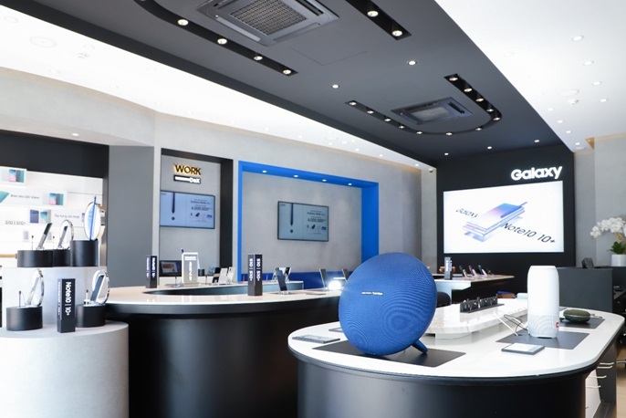 Gian hàng Samsung Experience Store được trang bị tiện nghi ‘5 sao’