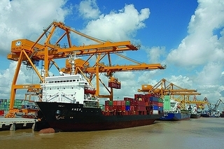 VN Association of Financial Investors proposes state divestments to build deepwater ports