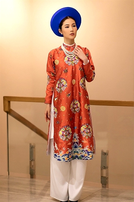 Ao dai - Vietnamese traditional costumes - Huynh Phuong - Miss