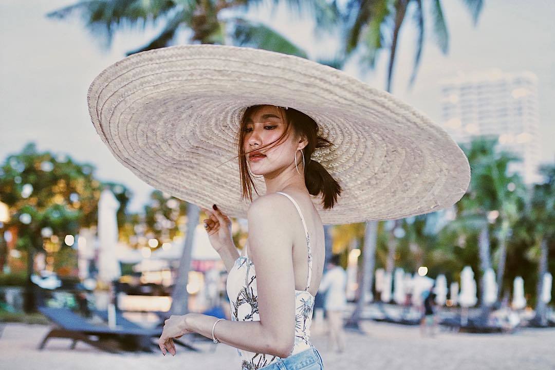 Ngỡ ngàng nhan sắc như tiên sa của tân Hoa hậu Hoàn vũ Lào