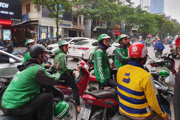 Grab thu hộ thuế: Lái GrabBike kiếm trăm triệu, nộp thuế 4,5 triệu đồng