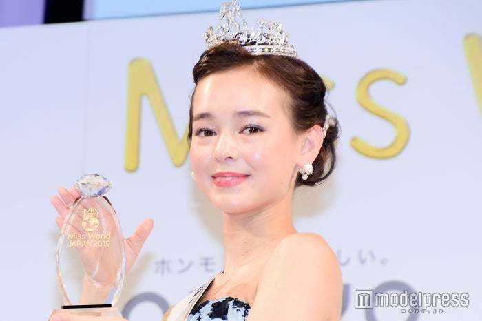 Tân Hoa hậu Thế giới Nhật Bản 16 tuổi, cao 1,59m