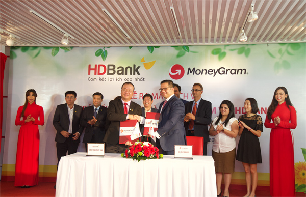 HDBank và MoneyGram hợp tác chi trả kiều hối tại nhà