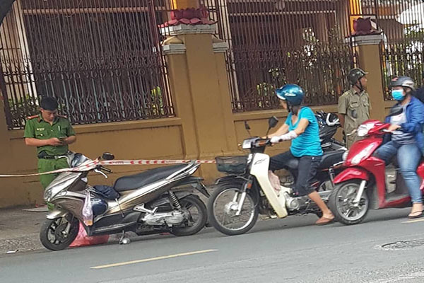 Truy bắt nhóm người chém gần lìa tay đối thủ ở trung tâm Sài Gòn