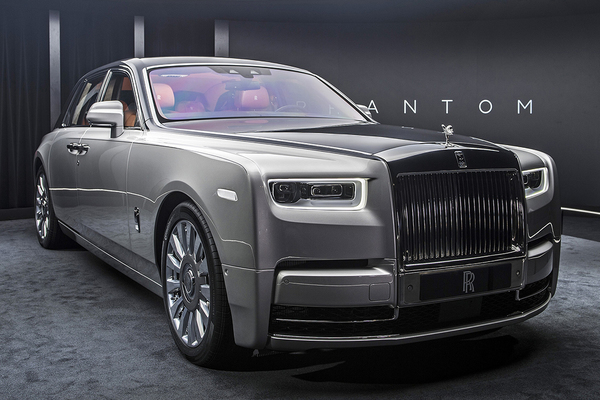 Vẻ đẹp hút hồn của RollsRoyce Phantom 2018