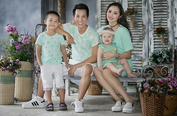 Lê Anh Dũng: Vợ tôi xinh đẹp, hát hay nhưng lùi về sau chăm lo cho gia đình