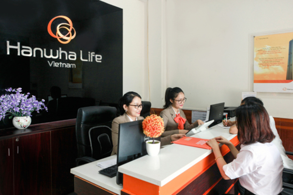Hanwha Life Việt Nam chi trả gần 1,6 tỉ đồng quyền lợi bảo hiểm cho khách hàng