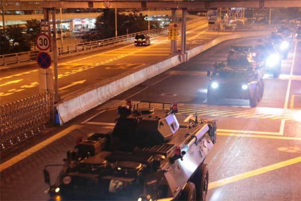 Giữa căng thẳng, Trung Quốc luân chuyển quân ở Hong Kong