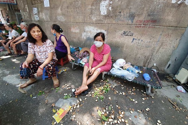 Nghe VietNamNet: Cháy nhà máy Rạng Đông, ô nhiễm nặng, cấm ăn thực phẩm nuôi trồng trong 1km