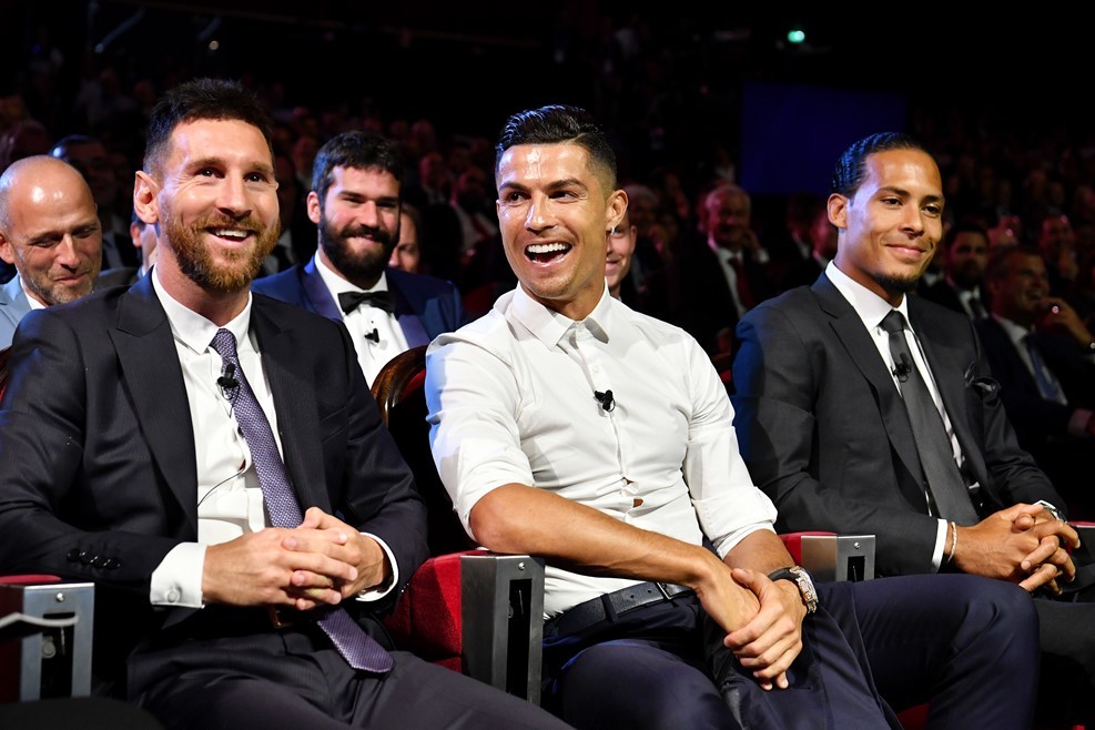 Quả bóng vàng 2019: MU gây sốc, Van Dijk dễ hạ Messi, Ronaldo