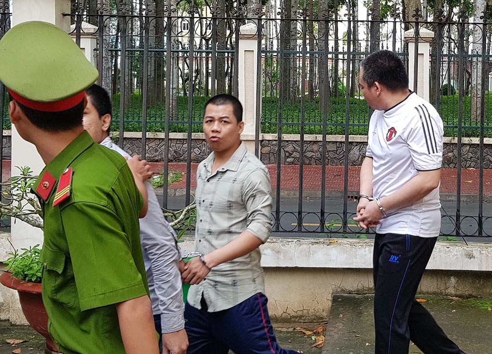 Chở thuốc lá lậu, cựu đại uý công an ở Sóc Trăng nhận kết đắng