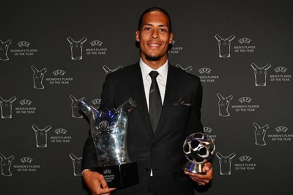 Vượt Ronaldo và Messi, Van Dijk là Cầu thủ xuất sắc nhất C1