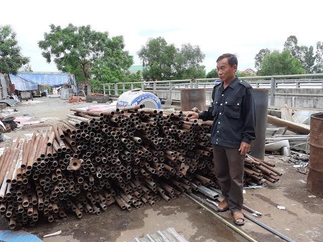 Nghề buôn đồng nát, bùn ở dưới chân, nắng ở trên đầu