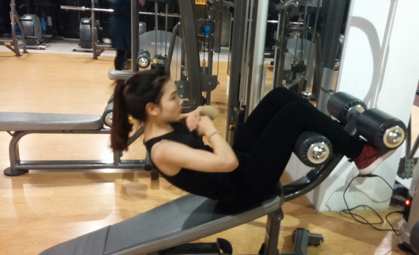 Tập gym giảm cân, cô gái trẻ người Việt bị đứt cơ bụng