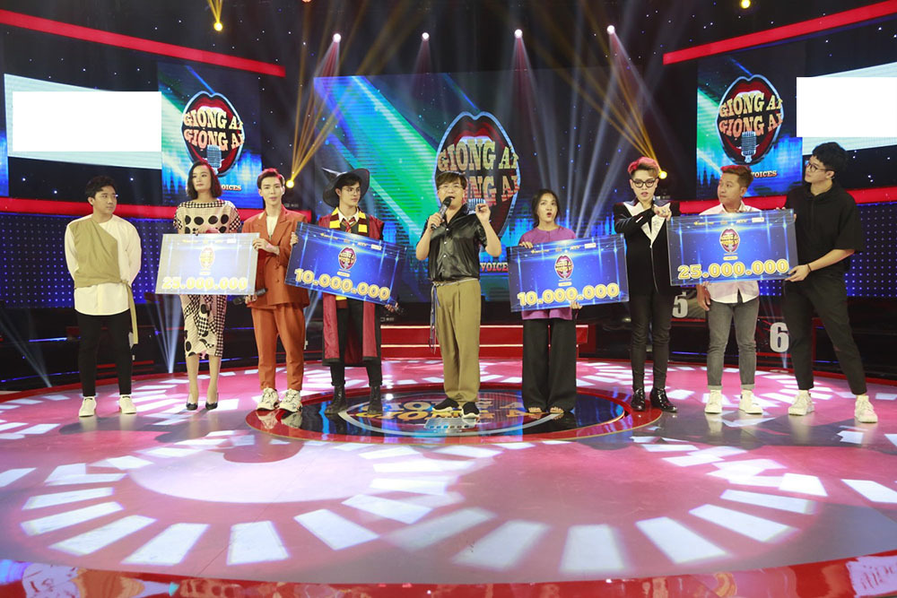 Trấn Thành xuýt xoa trước màn song ca của Erik và trai đẹp lai Tây