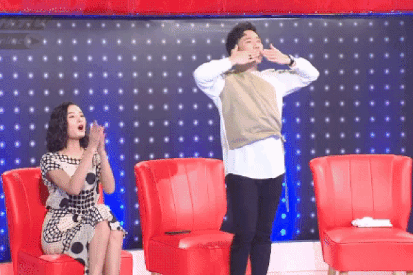 Trấn Thành xuýt xoa trước màn song ca của Erik và trai đẹp lai Tây